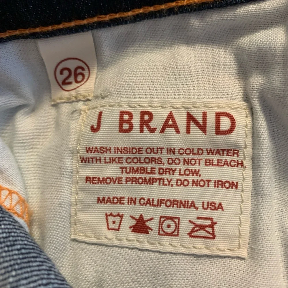 J BRAND darker ladies cigarette leg blue jeans style 914 Ink Size 26 LNW…